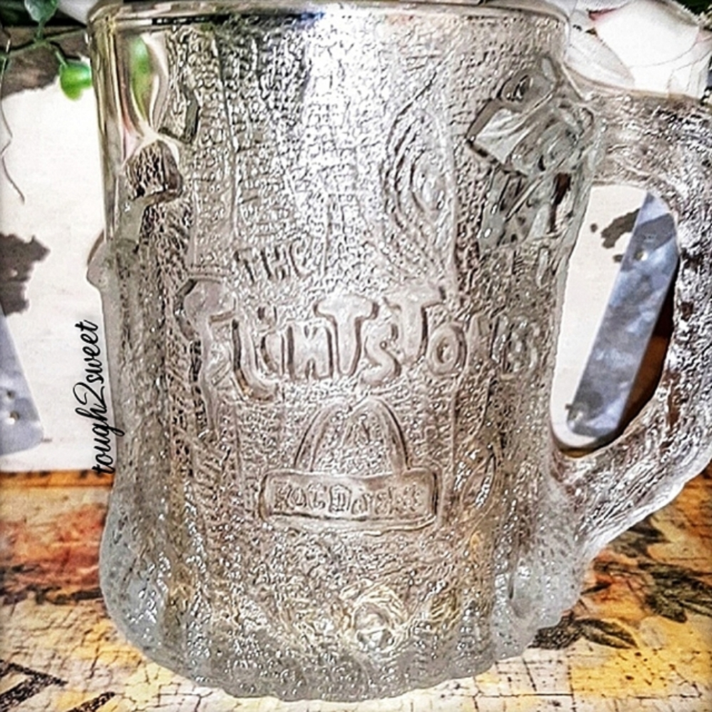 VINTAGE MINT CONDITION"1993" FLINTSTONES COLLECTIBLES 4" GLASS MUG…